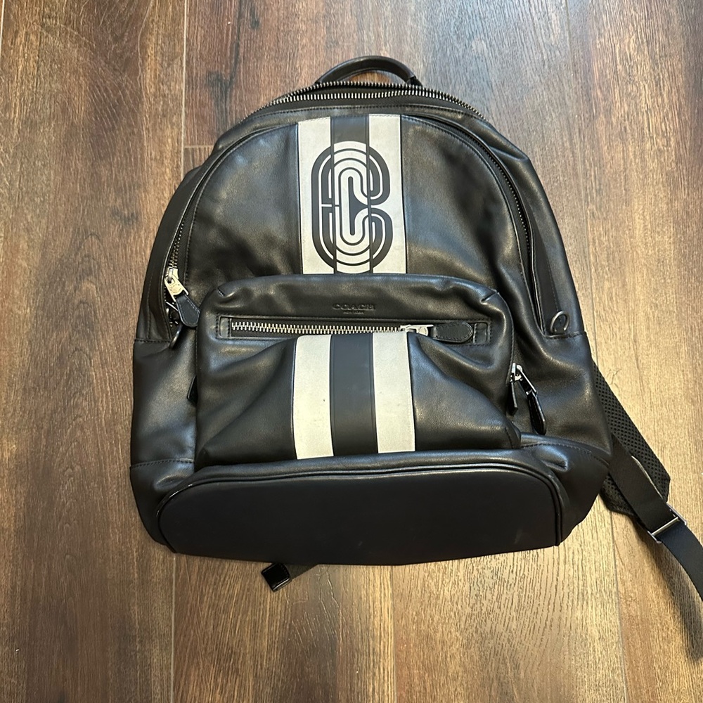 WEST LARGE BACKPACK WITH REFLECTIVE VARSITY STRIPE AND COACH PATCH (COACH 89945)